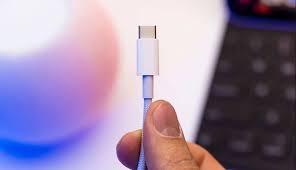 پس از آداپتور، کابل شارژ هم از جعبه گوشی‌ها حذف می شود!