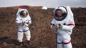 بقای انسان در فضا با فضاپزشکی