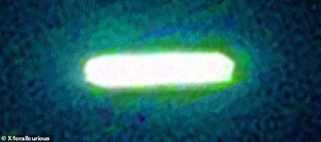 تصاویر مخابره شده از مریخ جنجال به پا کرد / سفینه فضایی بیگانه یا فقط یک دنباله‌دار؟