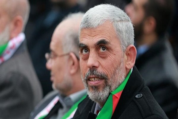 نگاهی به جهان روایت یحیی سنوار در کتاب «خار و میخک»