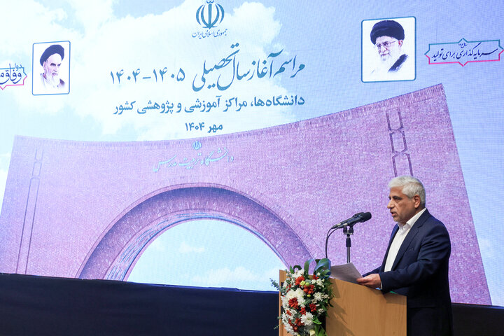 خودتحریمی علمی مانع همکاری با نخبگان دوتابعیتی می‌شود
