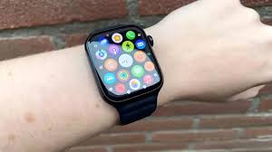 اپلیکیشن واتساپ برای اپل واچ سرانجام در دسترس قرار گرفت