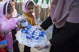 دستور عارف برای توزیع شیر رایگان در مدارس ابتدایی دولتی