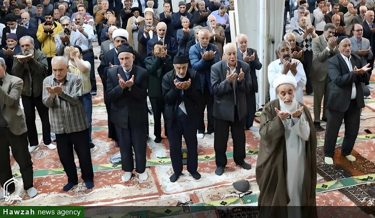  اگر از امام جماعت جلو بزنیم، نمازمان باطل است؟