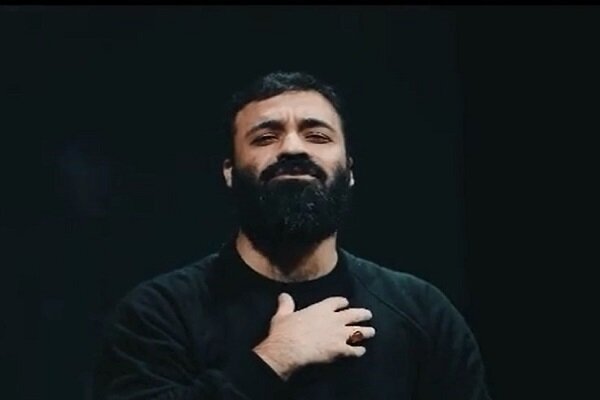 عبدالرضا هلالی در این هیئت مرثیه خوانی می کند