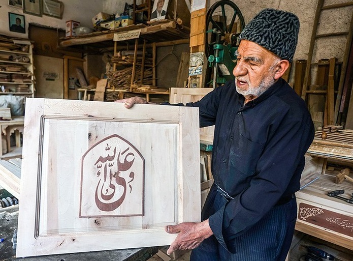 نجاری به عشق اهل بیت (ع)