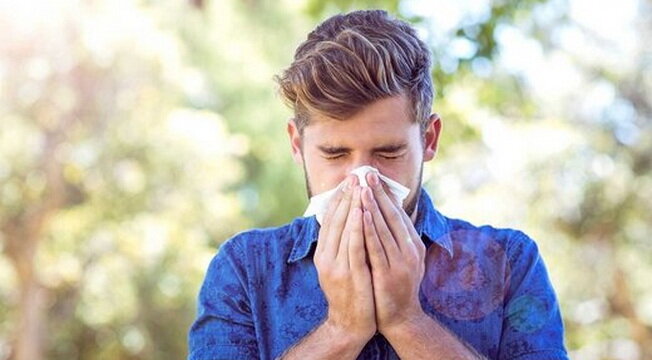 چرا عطسه می کنیم؟ امام رضا (ع) پاسخ می دهد