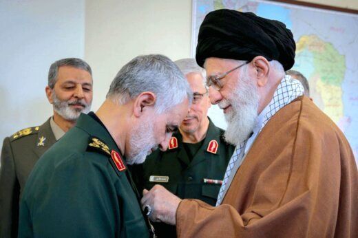 تصویر/  دستخط حضرت آیت‌الله خامنه‌ای در پیام تسلیت شهادت حاج قاسم سلیمانی