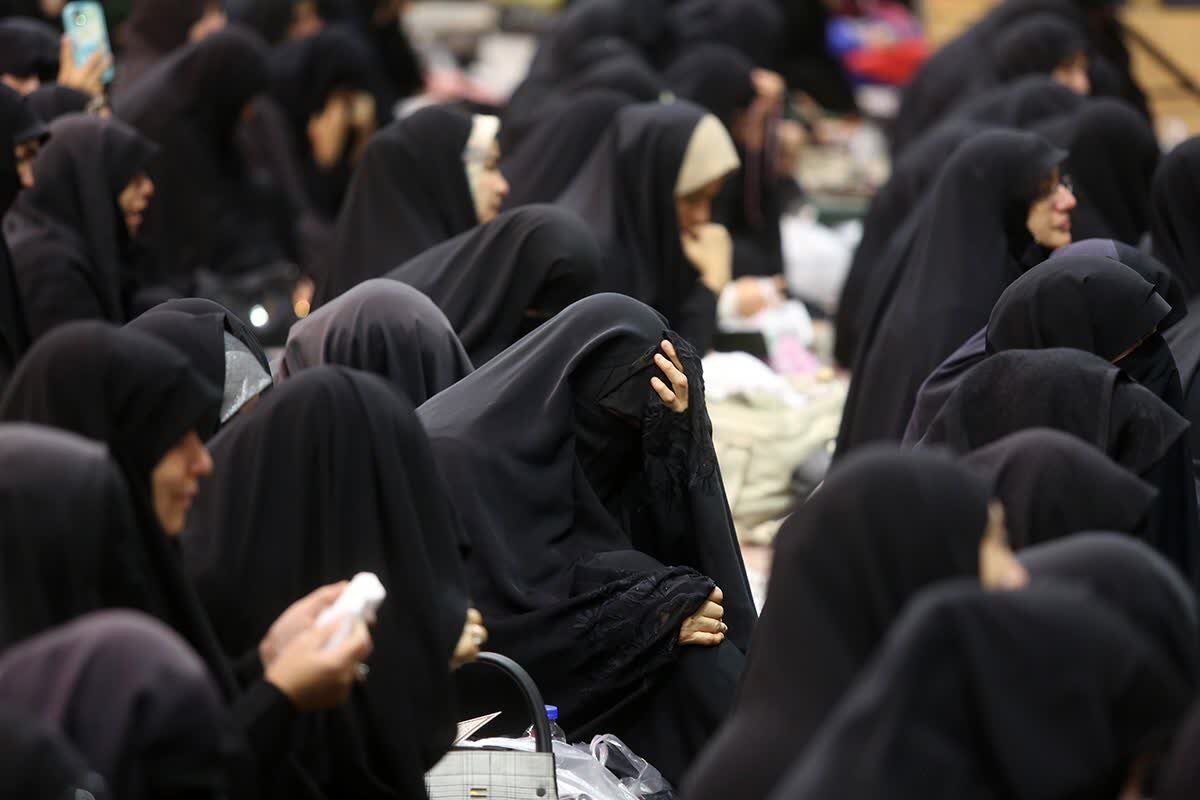 مرثیه‌خوانی زنان در مجالس عزاداری چه حکمی دارد؟