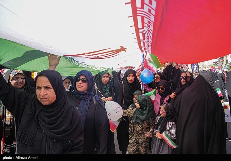 همه در پناه پرچم ایرانیم