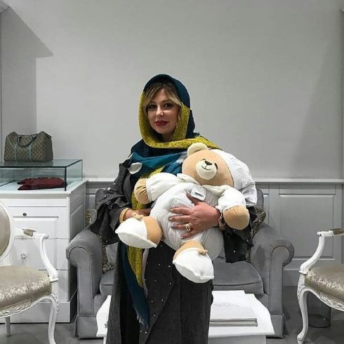 ظاهر نیوشا ضیغمی در آخرین روزهای بارداری اش! /عکس
