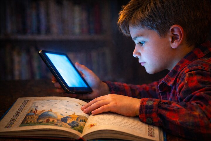  آیا کتاب می‌تواند نسل آینده را به وطن پیوند دهد؟