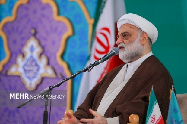  حضرت خدیجه (س) با انفاق پایه‌های اقتصادی نهضت اسلامی را تقویت کرد