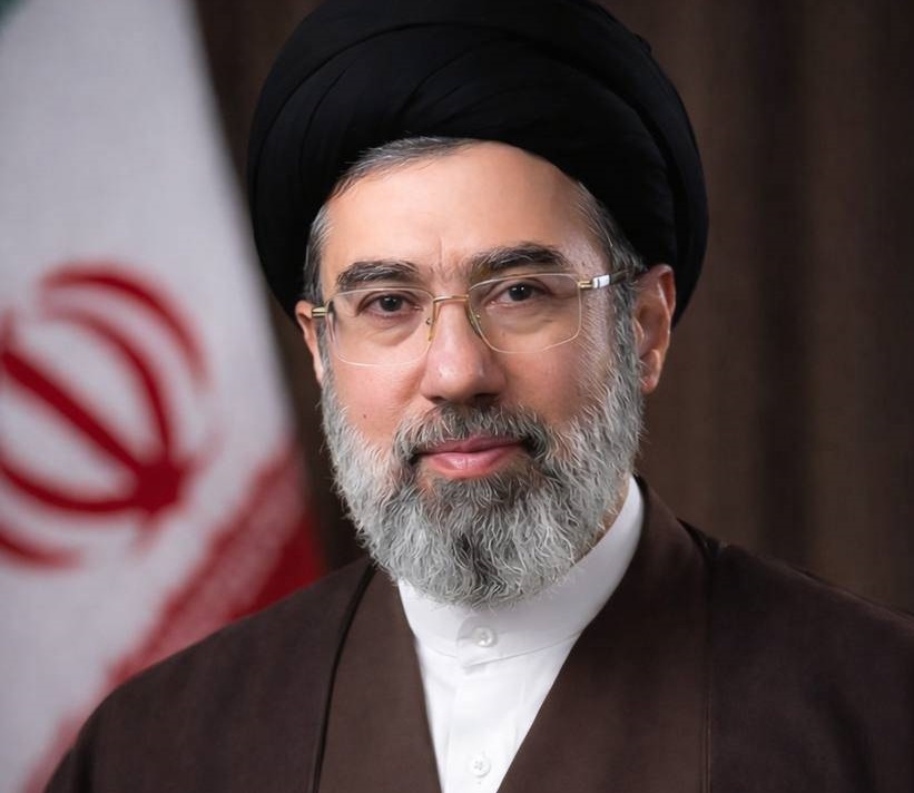 مروری کوتاه بر زندگی و شخصیت حضرت آیت‌اللّه سیدمجتبی خامنه‌ای