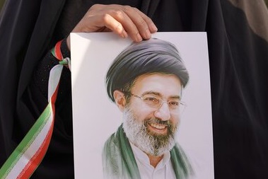  بیعت اهالی ادبیات پایداری با سومین رهبر انقلاب اسلامی