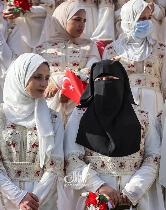 تصاویری از جشن عروسی زیبا و دسته‌جمعی در غزه 