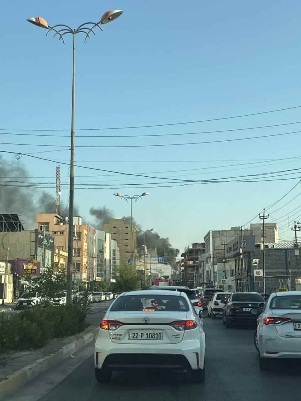 تصویری از برخاستن ستون دود در اربیل عراق