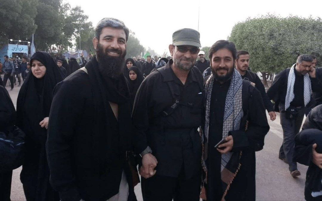 تصویری از سردار شهید علیرضا تنگسیری در پیاده روی اربعین حسینی