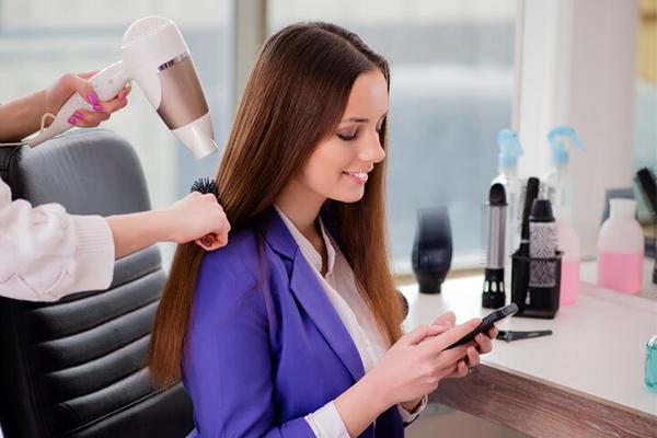 متن نوبت‌دهی آرایشگاه برای عید؛ نمونه‌هایی برای جذب مخاطب