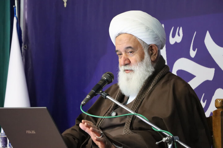  تاکید رهبر شهید بر عمومی کردن فلسفه؛تولید علم دینی بدون مبنا ممکن نیست