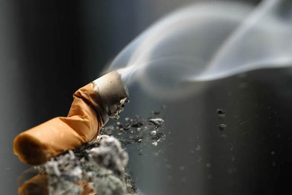 مصرف دخانیات سالانه جان چند هزار ایرانی را می‌گیرد؟