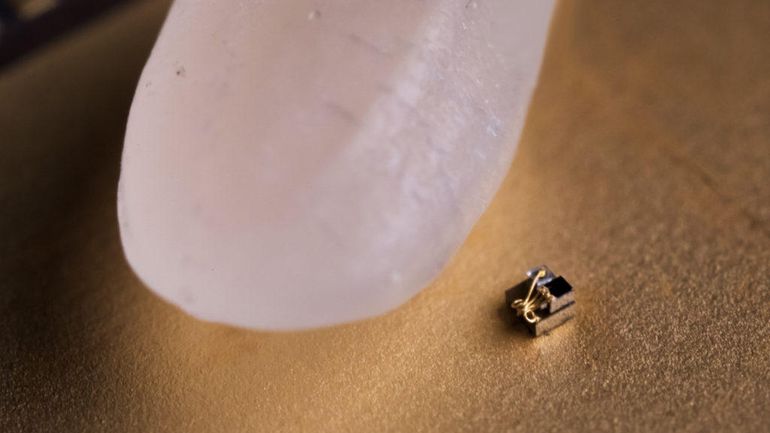 رکورد ساخت کوچکترین رایانه جهان شکسته شد 