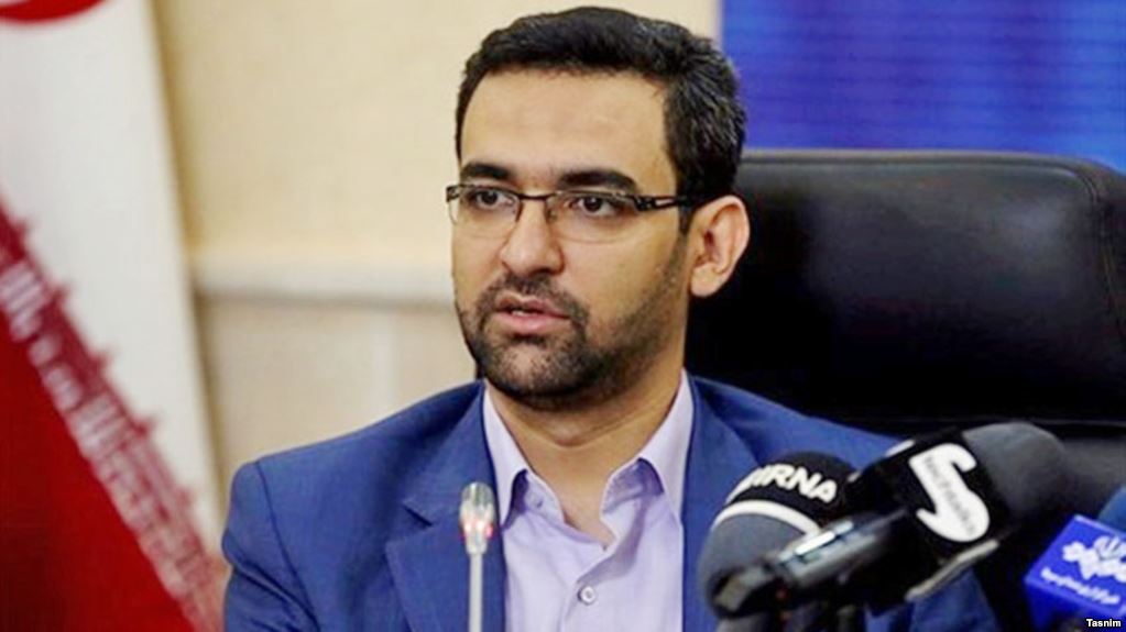 پاسخ وزیر ارتباطات به توئیت کاربر معترض در مورد یک کلاهبرداری پیامکی 