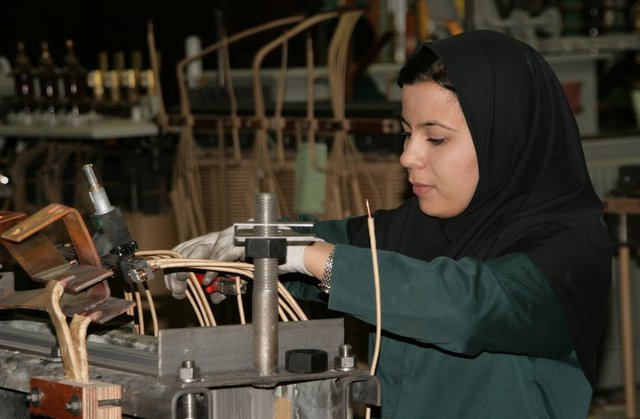الزام به برگزاری «دوره‌ کارورزی» برای دانش‌آموزان هنرستان‌های کاردانش