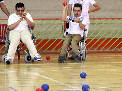 فعالیت ورزشی دانش‌آموزان دارای معلولیت شدید با «توپ بوچیا»