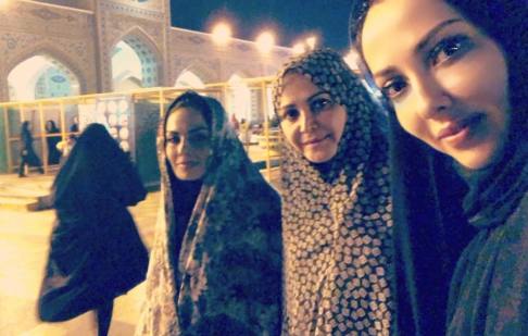 عکس: بازیگران خانم با چادر در حرم امام رضا (ع)