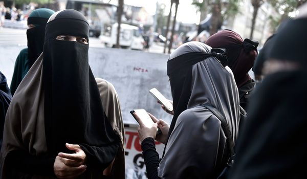 جریمه یک زن به دلیل استفاده از برقع در دانمارک