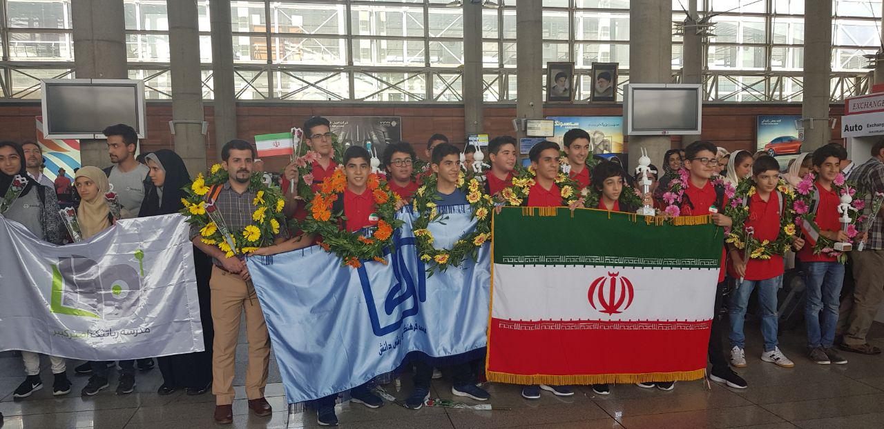 درخشش دانشگاه امیر کبیر در مسابقات جهانی رباتیک فیرا/ میزبانی ایران برای بزرگترین رویداد ورزشی ربات‌ها 