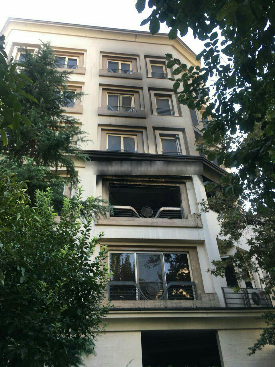 آتش سوزی در ساختمان ۵ طبقه در کامرانیه + تصاویر 