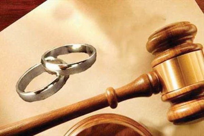 سلفی در آغوش مرد غریبه، زن خیانتکار را لو داد 