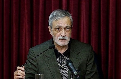 نویسنده باشم یا استاد محترم دانشگاه!