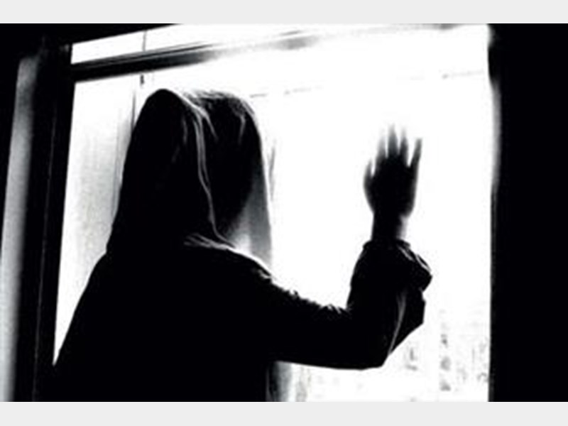 دختری که از آشنایی خیابانی کارش به بارداری کشید 