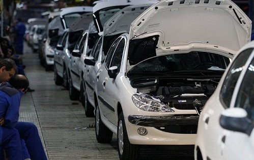 با سرکوب قیمتی تیشه به ریشه خودروسازی می‌زنند