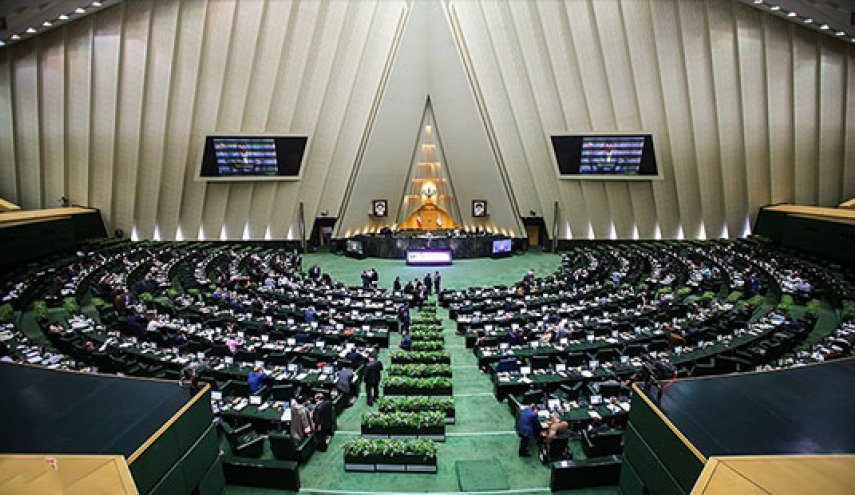 اتفاق عجیب در مجلس برای ابقای شهردار تهران 