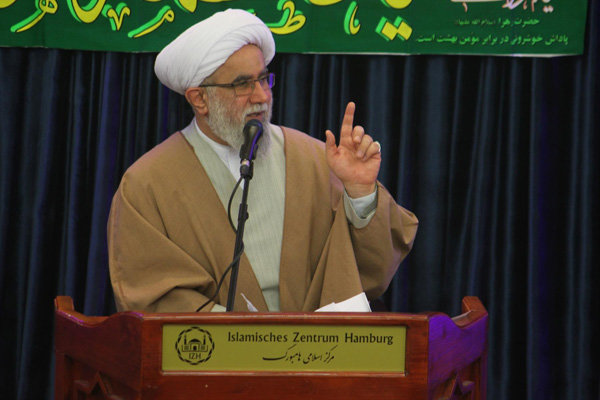 تاسیس مسجد ضرار جدید/مسجدی که زنان بدون حجاب نماز می خوانند
