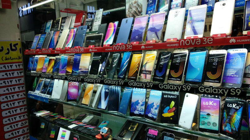احتمال کاهش قیمت ۵۰ درصدی در بازار موبایل 