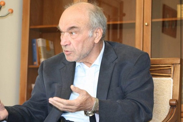 مقاله نویسی ارتقای علم نیست/ دانشگاه با فرهنگ چه می کند؟