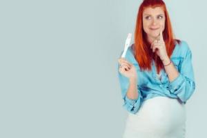 ادعای عجیب یک پیرزن ۷۱ ساله درباره باردار شدن به صورت طبیعی! +عکس
