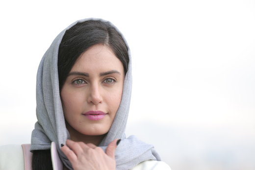  خانم بازیگر در آغوش شوالیه ادب! +عکس