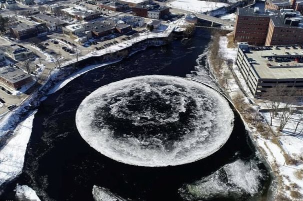 صفحه یخی متحرکی با قطر ۹۱ متر در یک رودخانه مشاهده شد