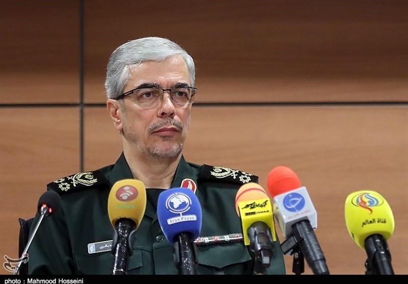 انتقاد رئیس ستاد کل نیروهای مسلح از برخی کوتاهی‌ها در برابر فشارهای دشمنان علیه ایران