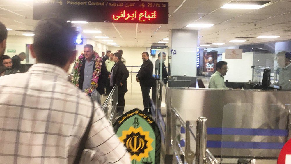  استقبال گرم از کی روش در فرودگاه تهران +عکس