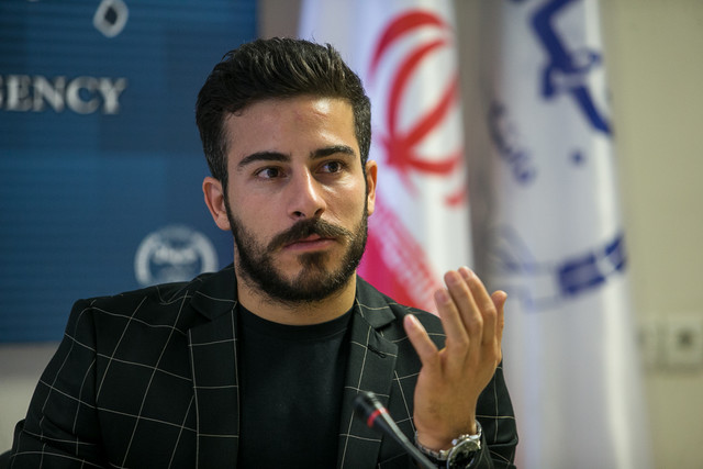 کیانوش رستمی هم وارد دعوای بهداد با فوتبالیست‌ها شد+عکس