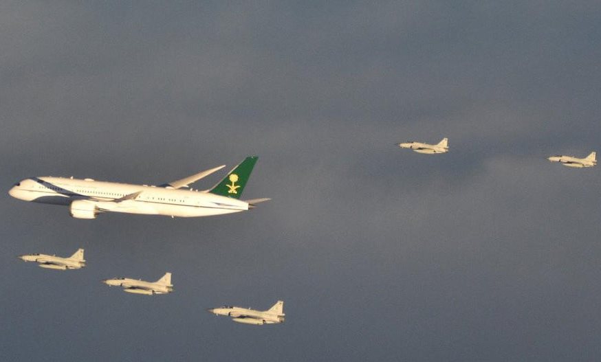  اسکورت عجیب هواپیمای ولیعهد سعودی در آسمان +عکس