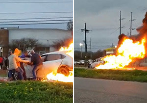 مردم راننده زن را از داخل خودروی در حال سوختن نجات دادند +عکس