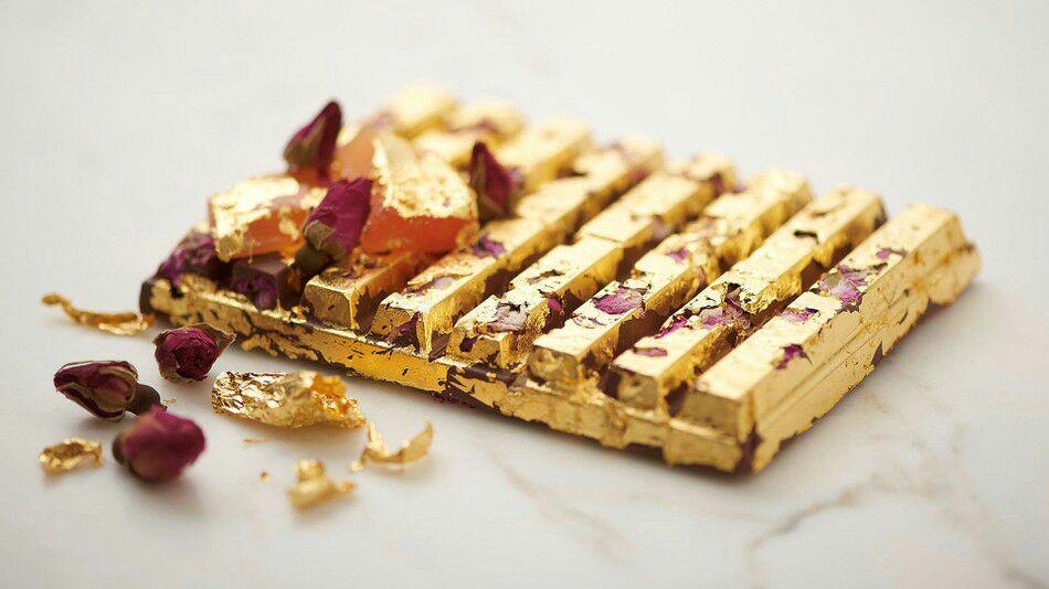 شکلات با ورقه های طلای 24 عیار+عکس